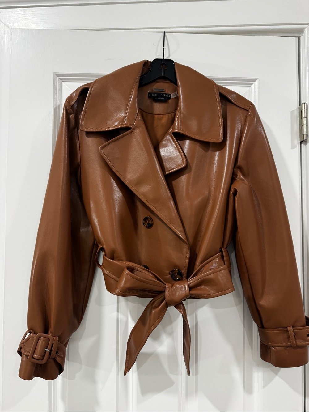 Alice + Olivia Cropped Faux-Leather Trench Coat in Cognac